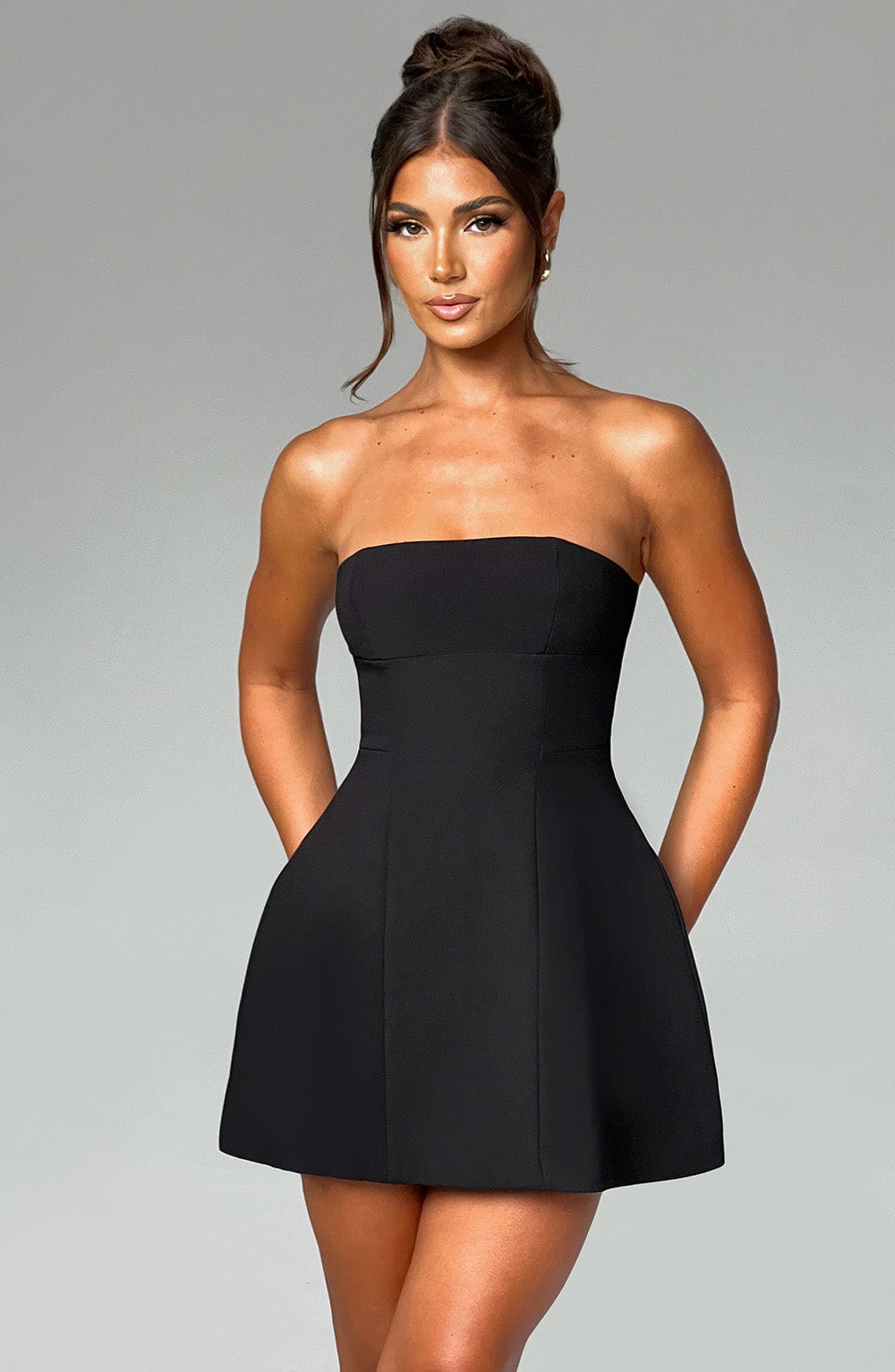 Chic Anna Elegance Black Mini Dress